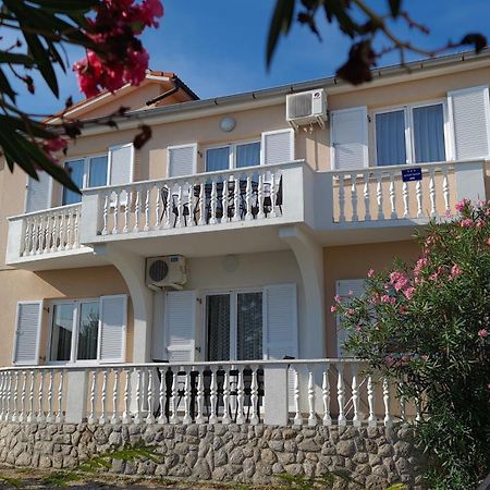 Apartments Mihalic Šilo Exterior foto
